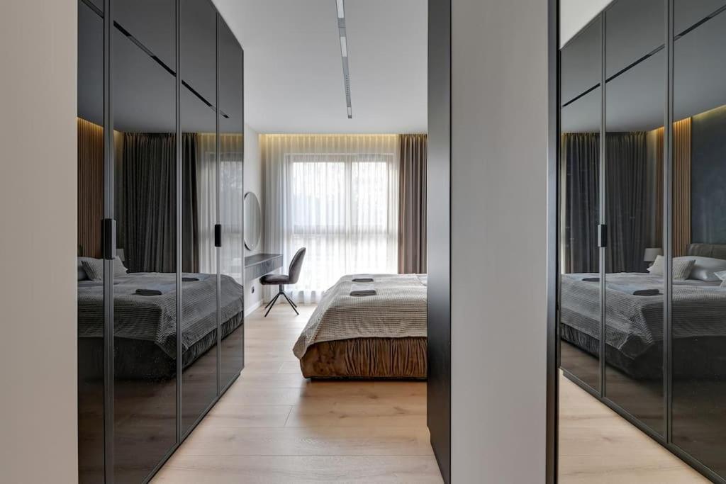 Zajezdnia Wrzeszcz 2 By Grand Apartments Гданьск Экстерьер фото
