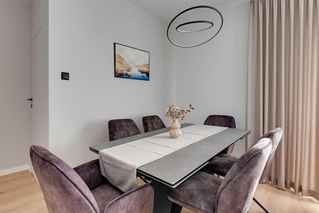 Zajezdnia Wrzeszcz 2 By Grand Apartments Гданьск Экстерьер фото